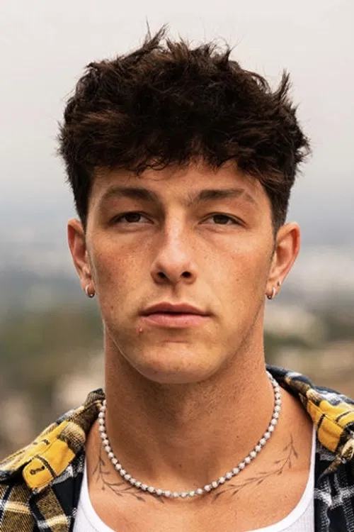 Tayler Holder profile