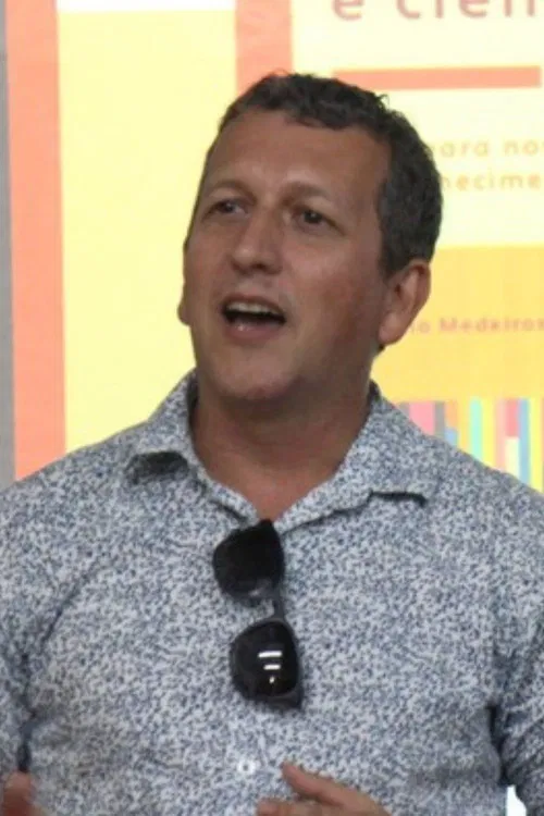 Adriano Medeiros profile