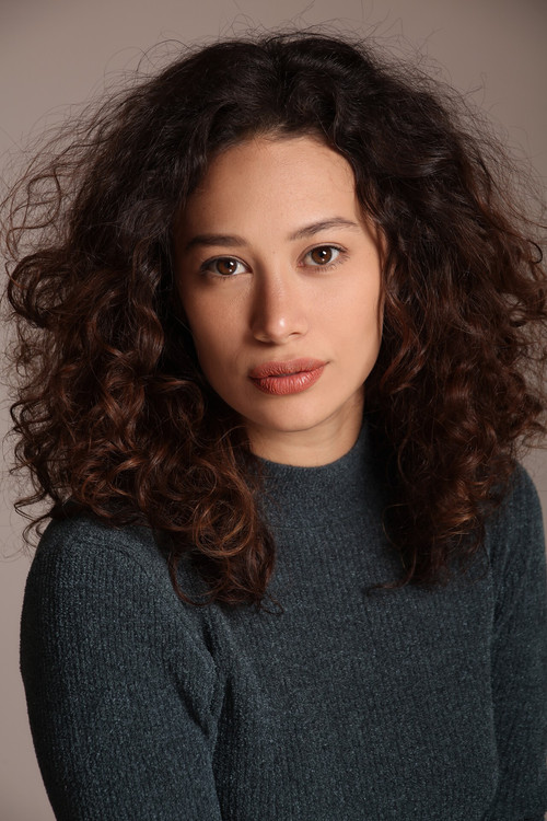 Daniela Bueno profile