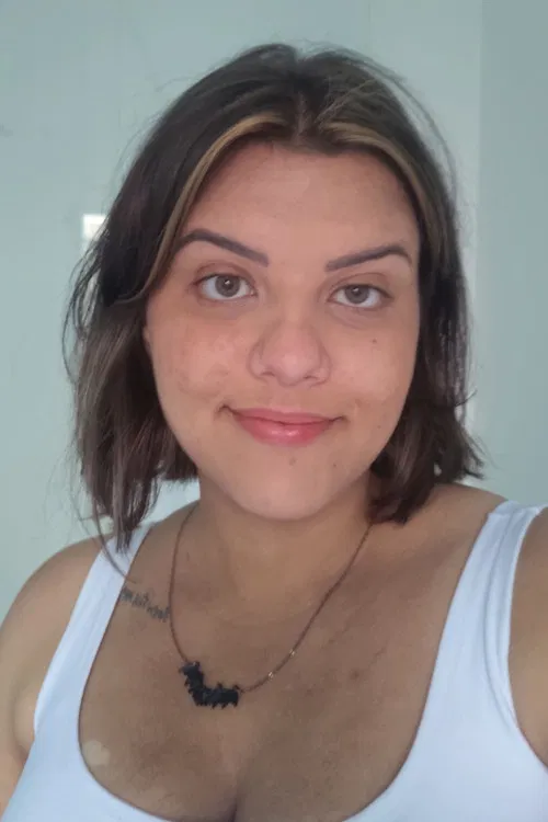 Júlia Mendonça profile