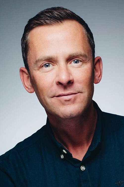 Scott Mills profile