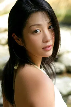 Minako Komukai profile