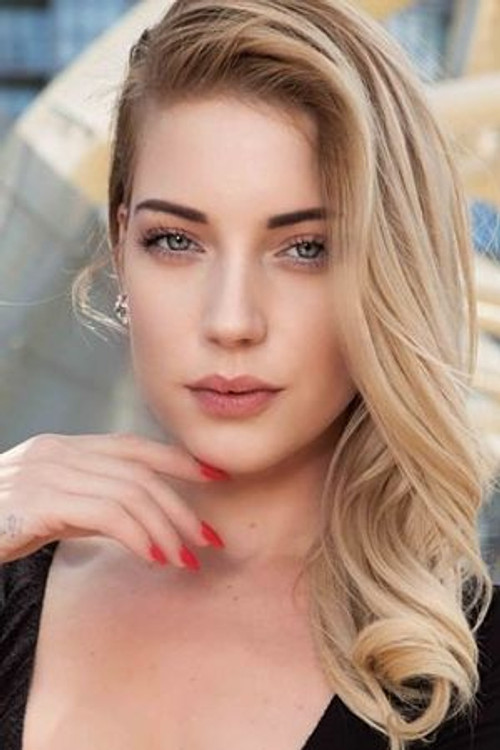 Emily Crighton profile