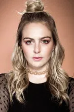 Regina Pavón profile