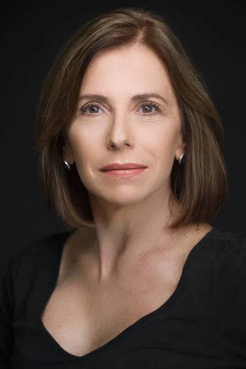 Claudia Lobo profile