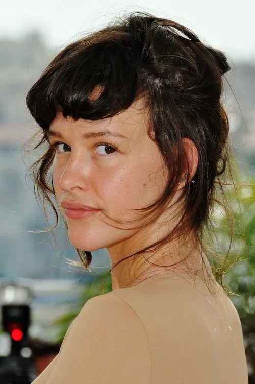 Paz de la Huerta profile