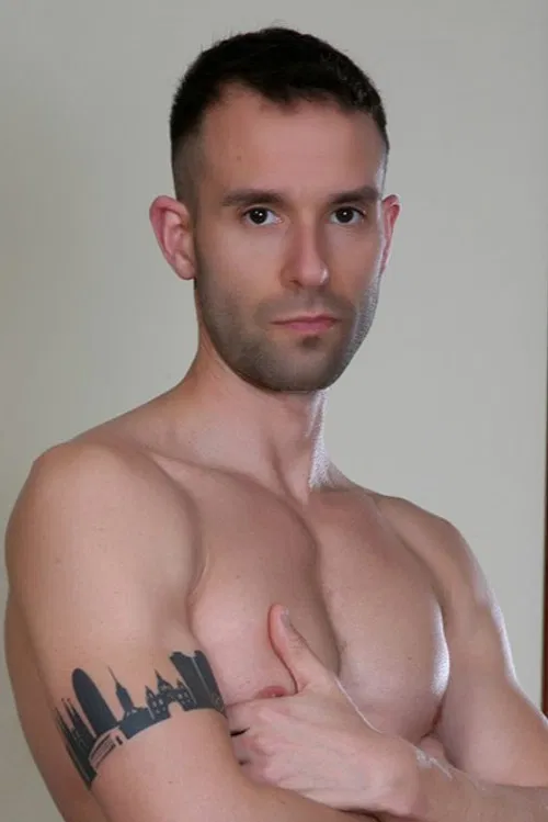 Brady Holmes profile