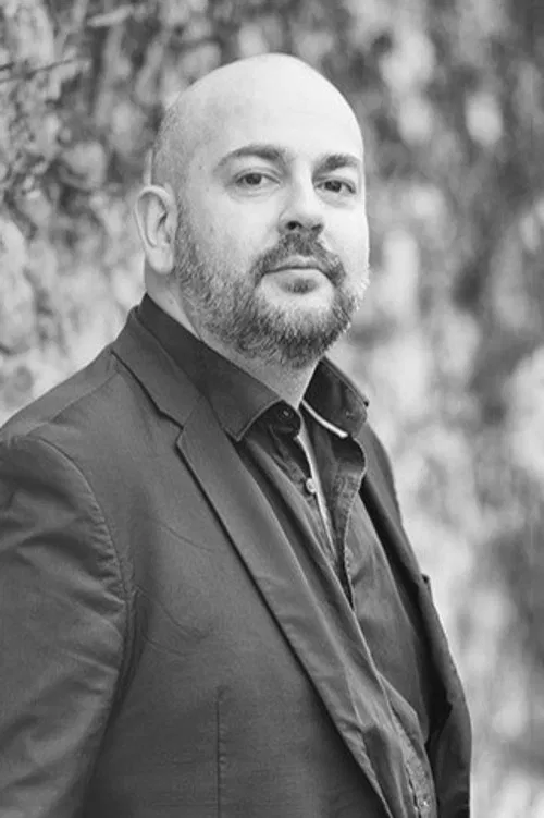 Laurian Daire profile