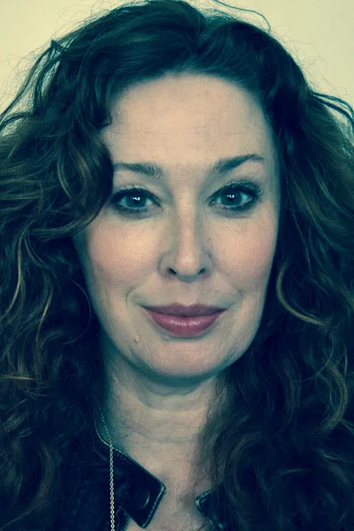 Mylinda Hull profile