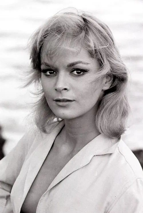 Letícia Román profile