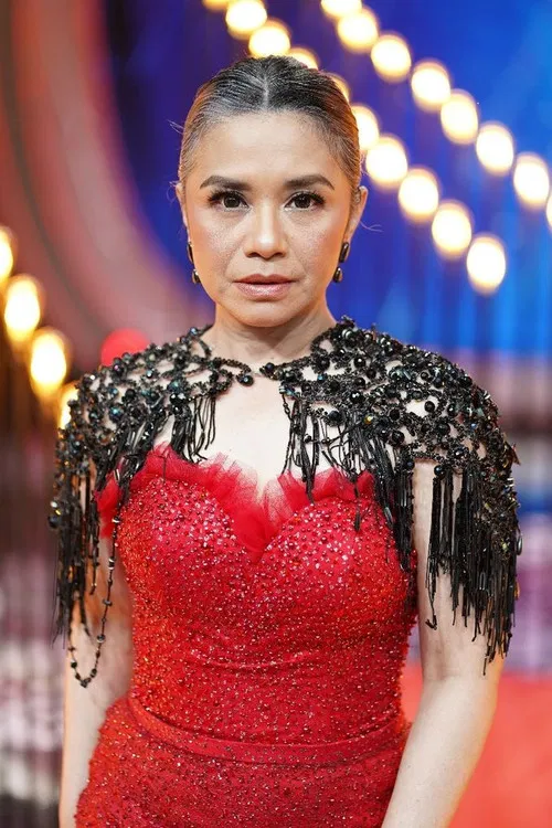 Ruth Sahanaya profile