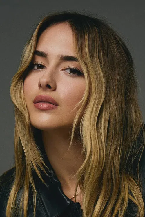 Julia Butters profile