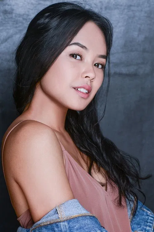 Chelsea Clark profile