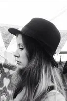 Chloë Wicks profile