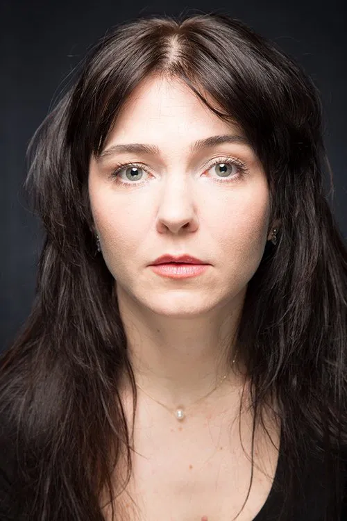 Simona Popescu profile