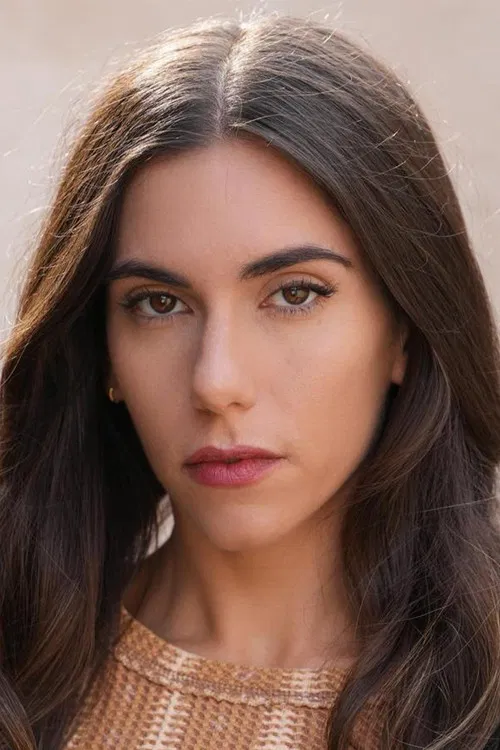 Moira Macedo profile