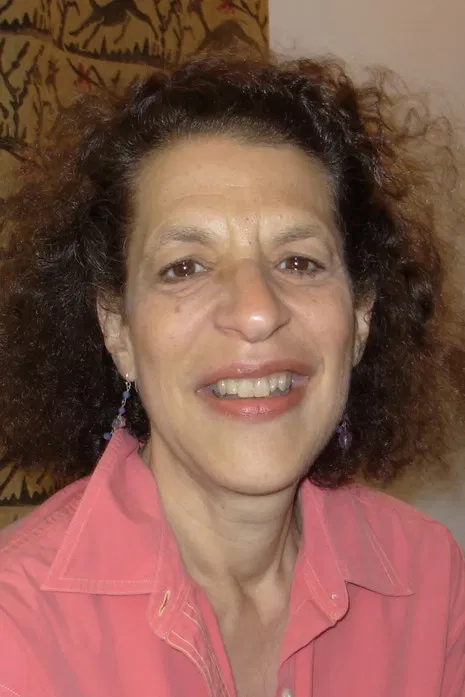 Betsy Julia Robinson profile