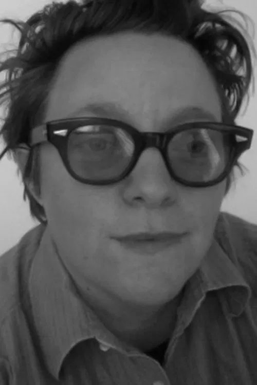 Sadie Benning profile