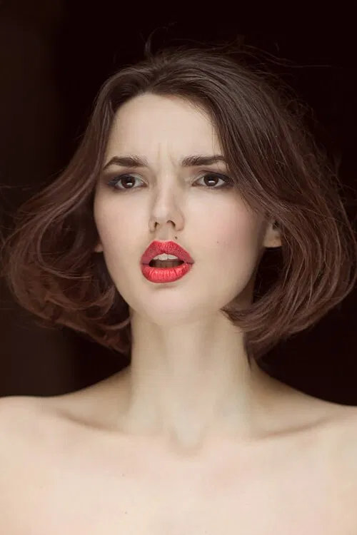 Valéria Nikov profile