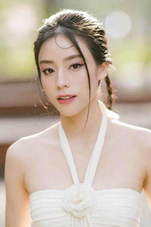 Phatdarinh Parinyarak profile