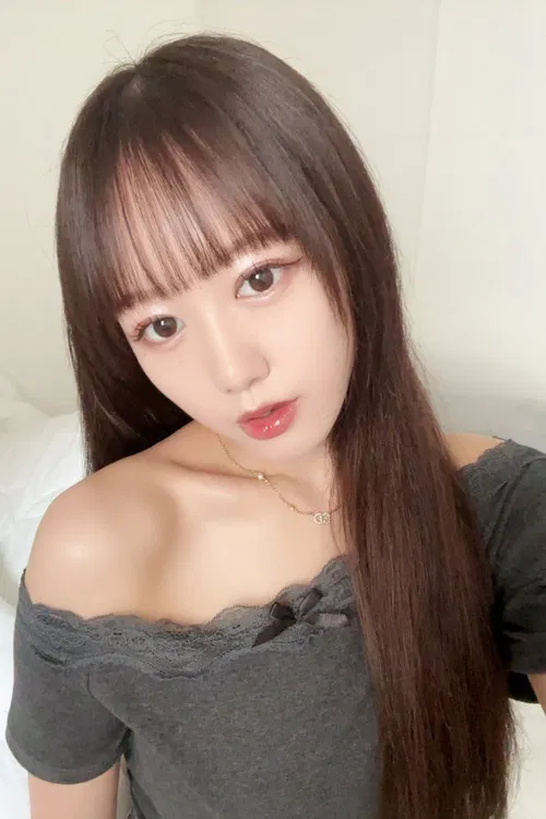 綾美なな profile