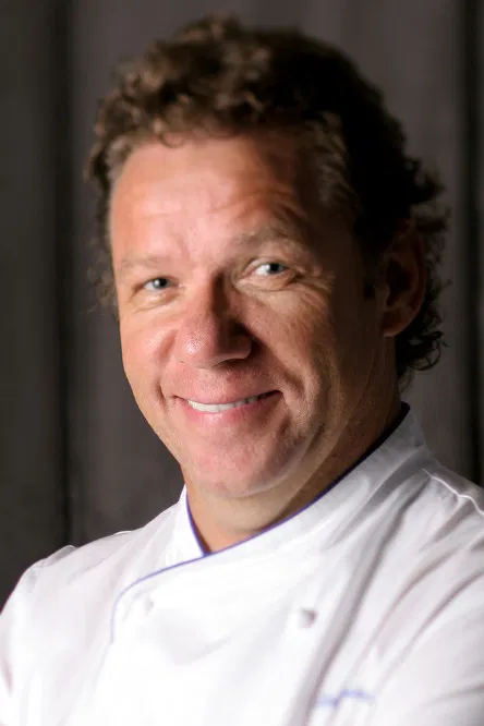 Claude Troisgros profile