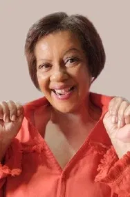 Andrea Santana profile