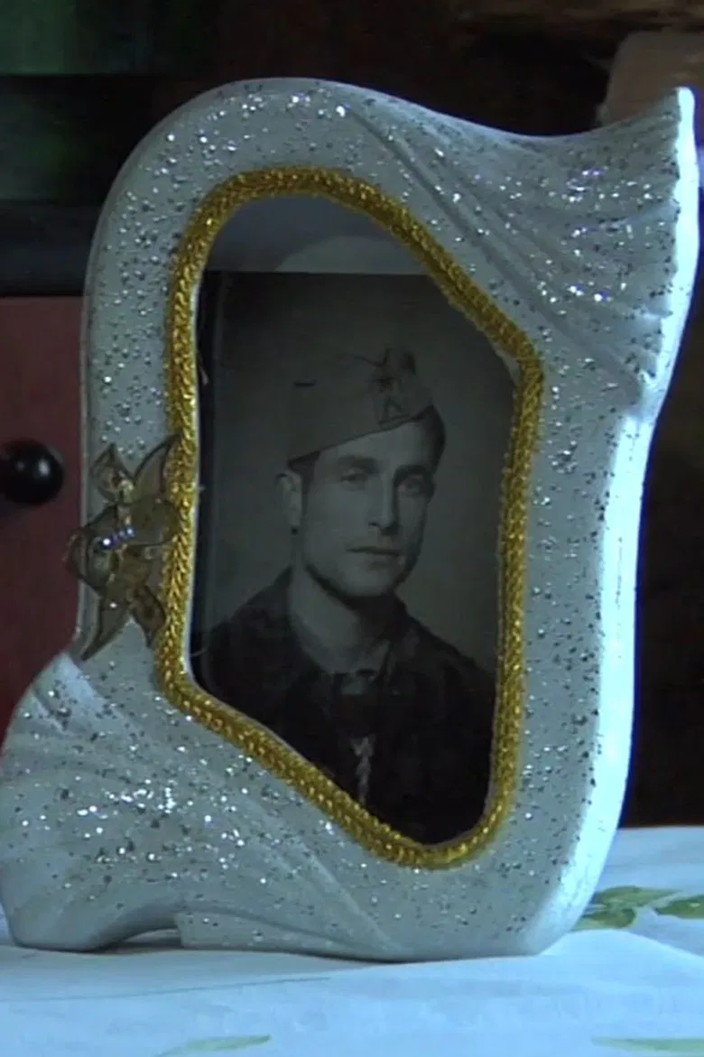 La importancia de llamarse Avelino García poster background