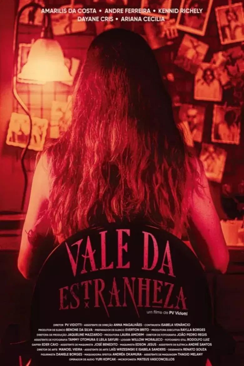 Vale da Estranheza poster background