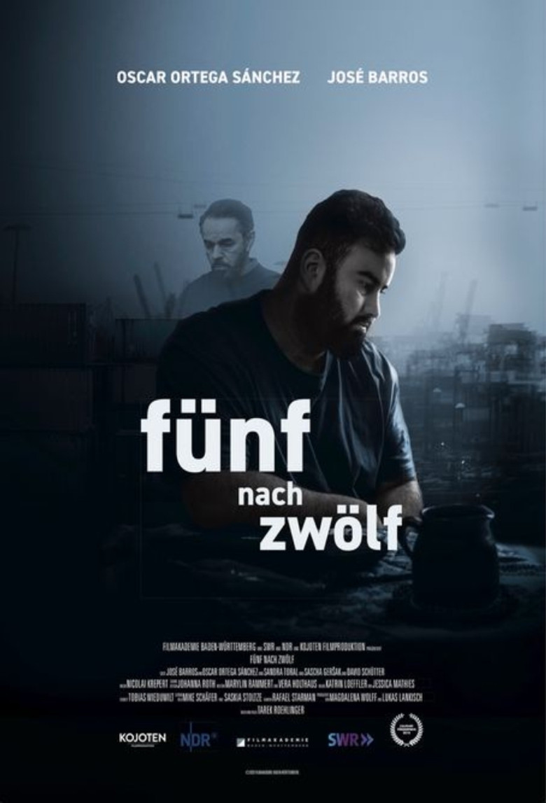 Fünf nach Zwölf poster background