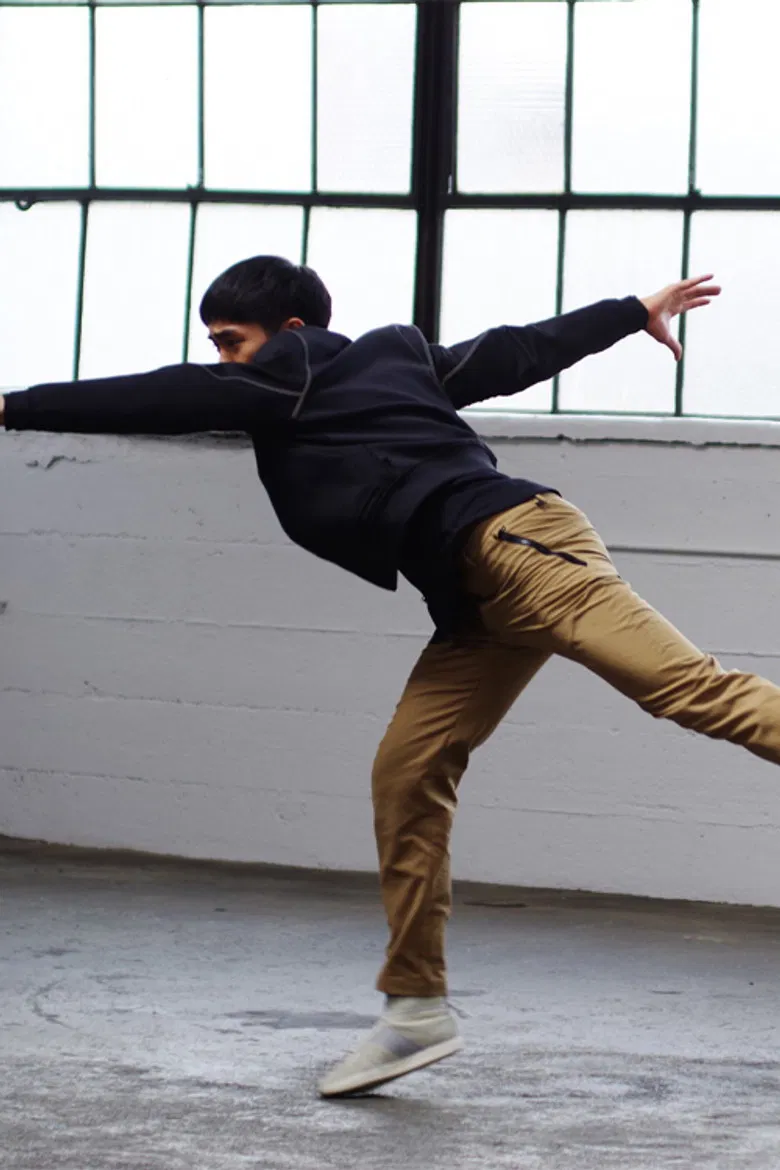 FAUX SOLO poster background