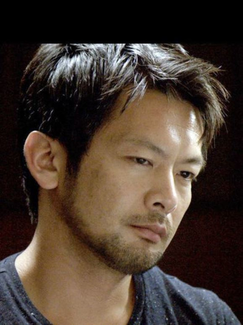 Même le vent semble pleurer poster background