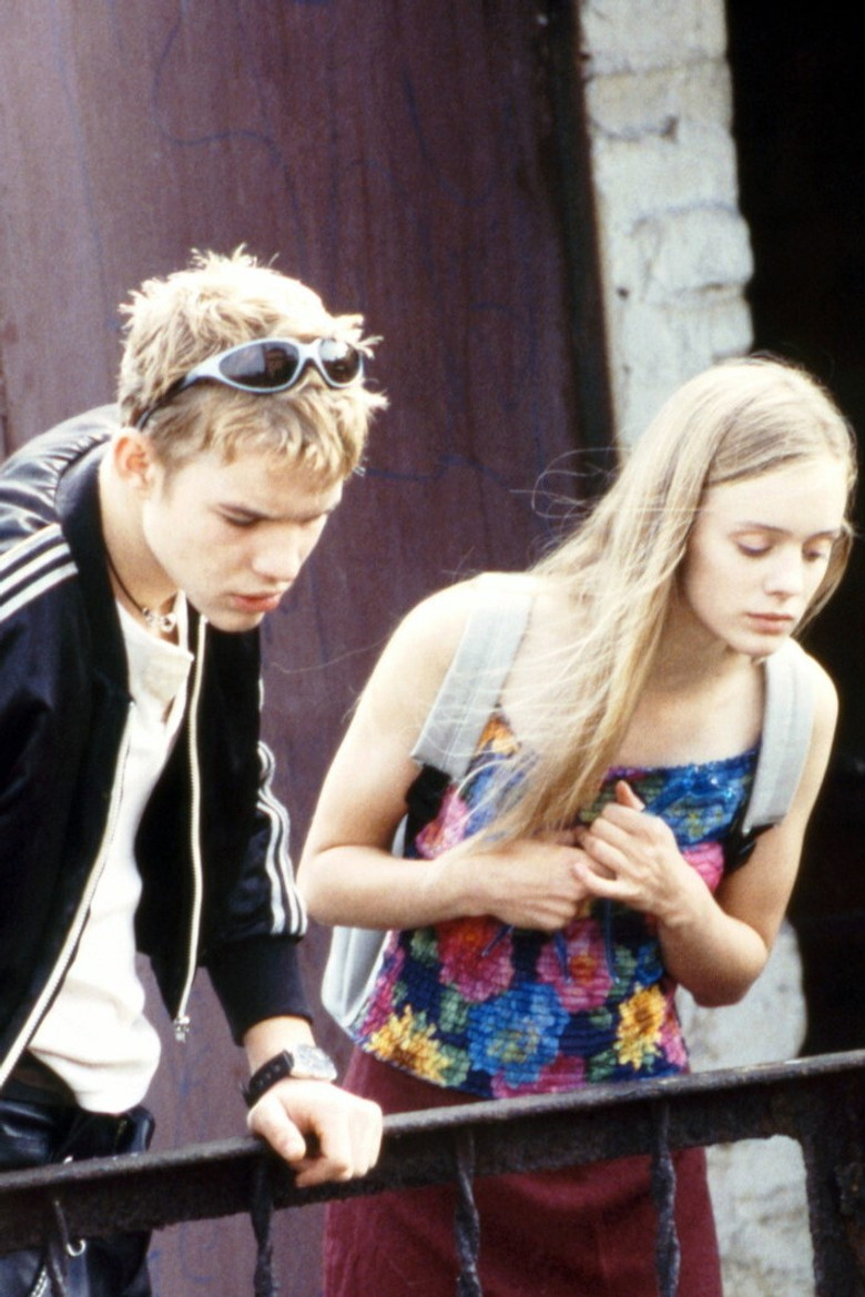 Zerbrechliche Zeugin poster background