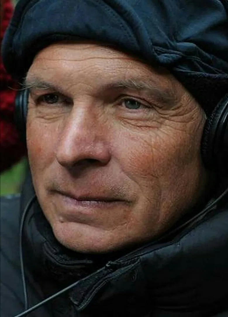 Aimée poster background