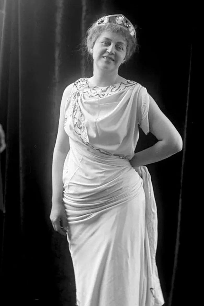 Beautiful Helena poster background