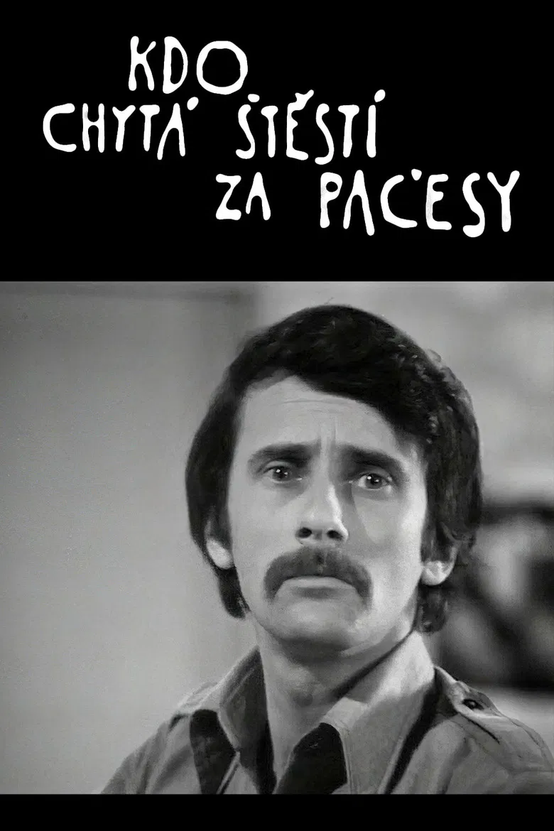 Kdo chytá štěstí za pačesy poster background