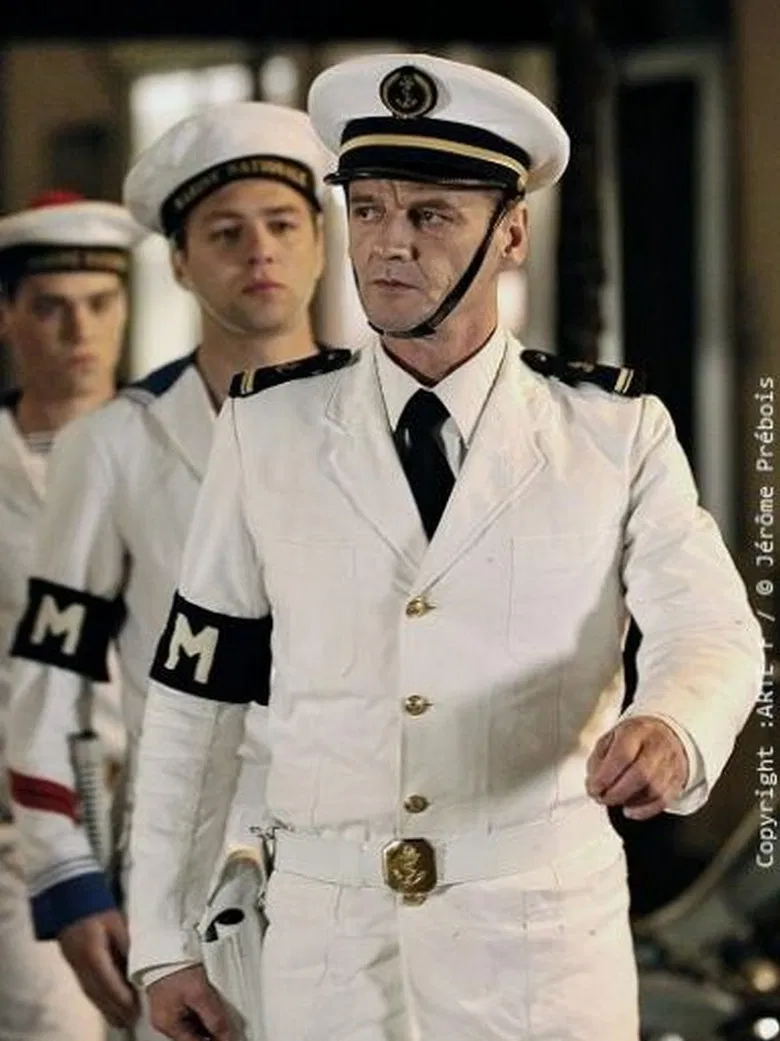 Les cinq parties du monde poster background