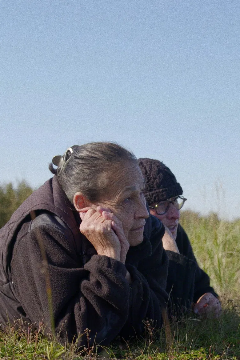 De la rivière à la mer poster background