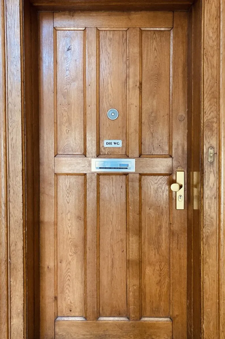 Die WG poster background