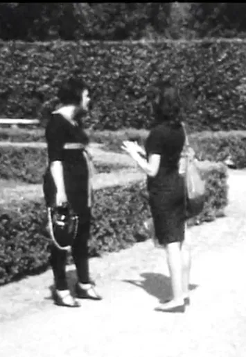 Portraits rêvés poster background