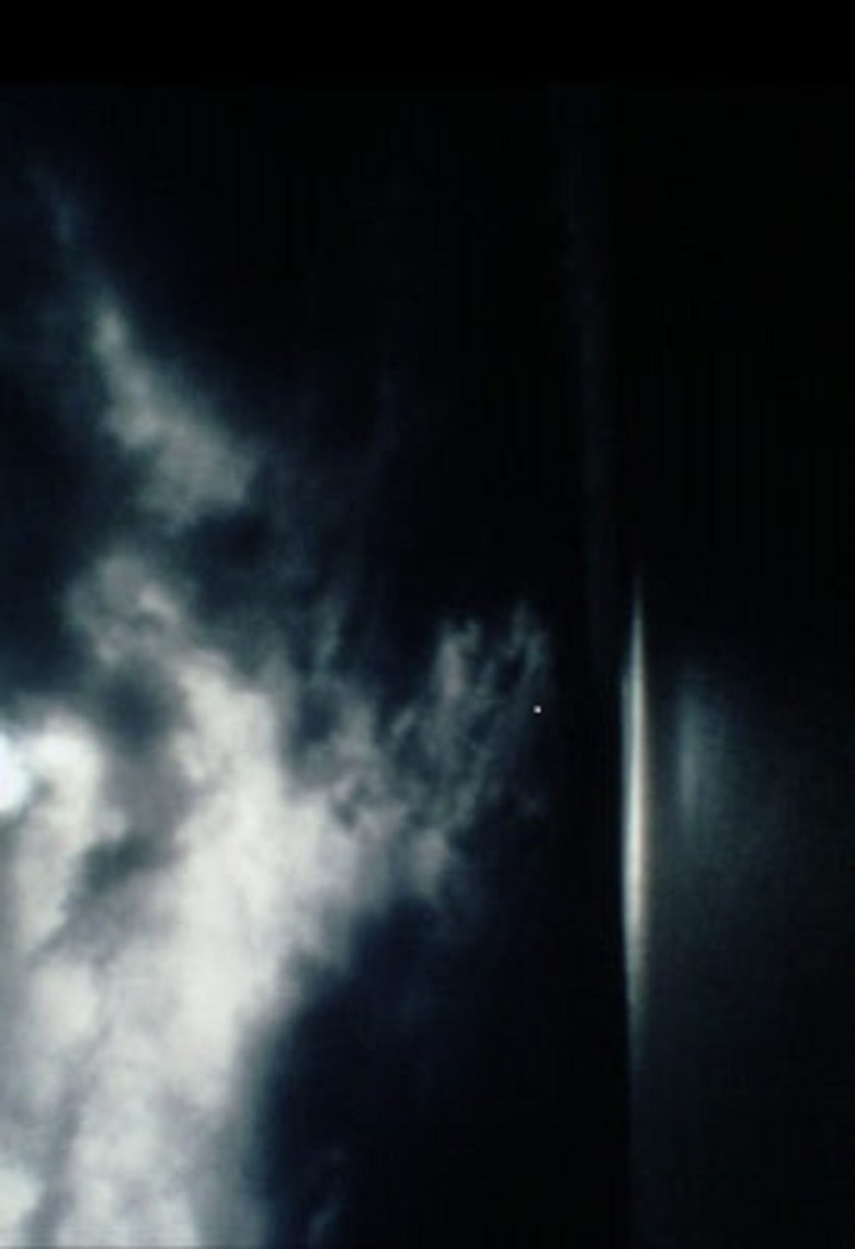 L’angle du monde poster background