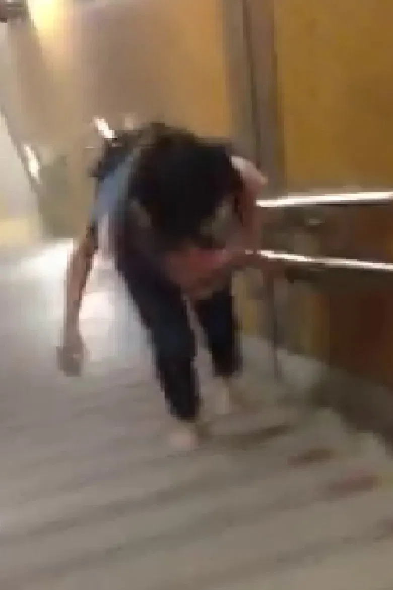 tricotMOVIE'13 8月号 poster background