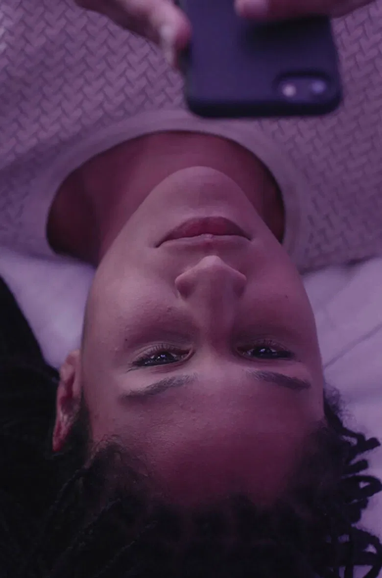 Wo ist mein Safe Space? Fünf Frauen gegen strukturellen Rassismus poster background