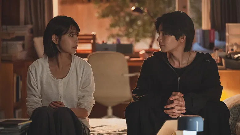 Do Ra-ik facing the press